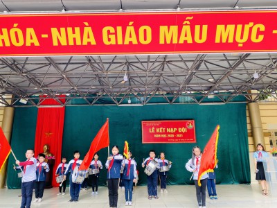 Lễ kết nạp đội viên năm học 2020 - 2021 của Liên đội tiểu học Văn Yên.