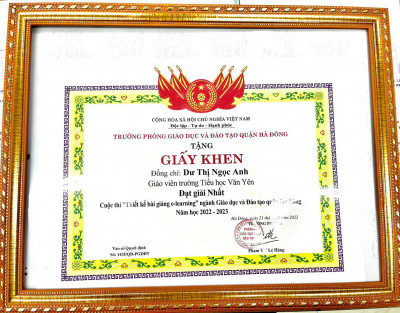 Nhận giải thưởng Hội thi Thiết kế bài giảng Elearning