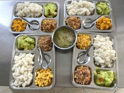 Thực đơn dinh dưỡng - bữa trưa ngon miệng