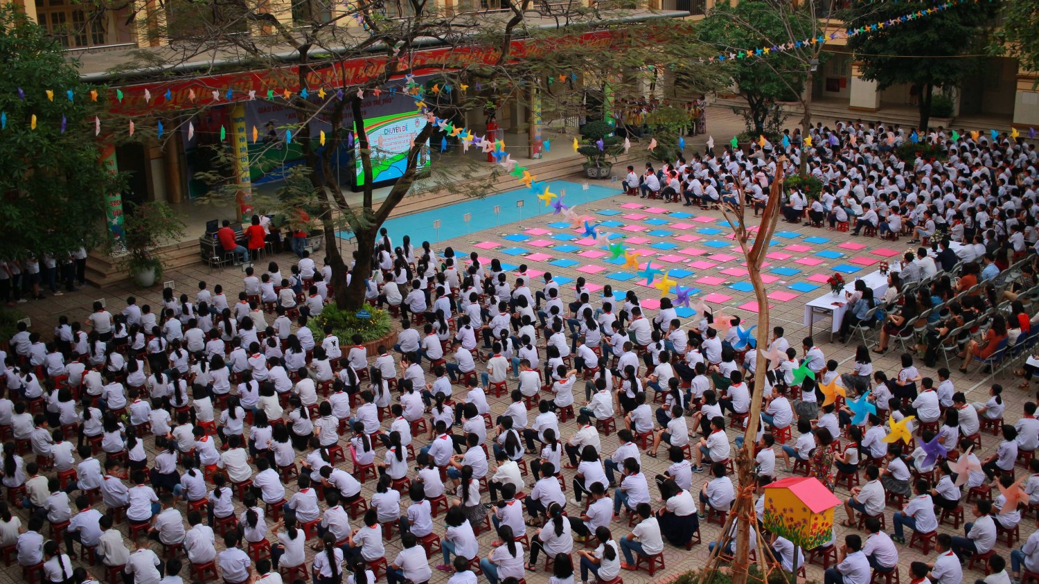 Thông báo: V/v tập trung học sinh.
