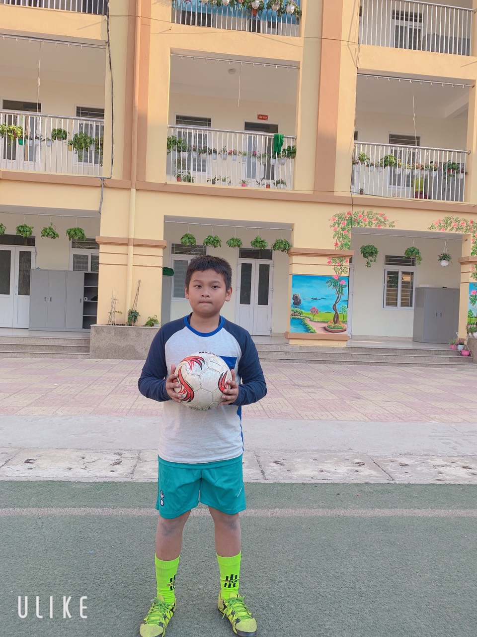 Thu mon Hưng