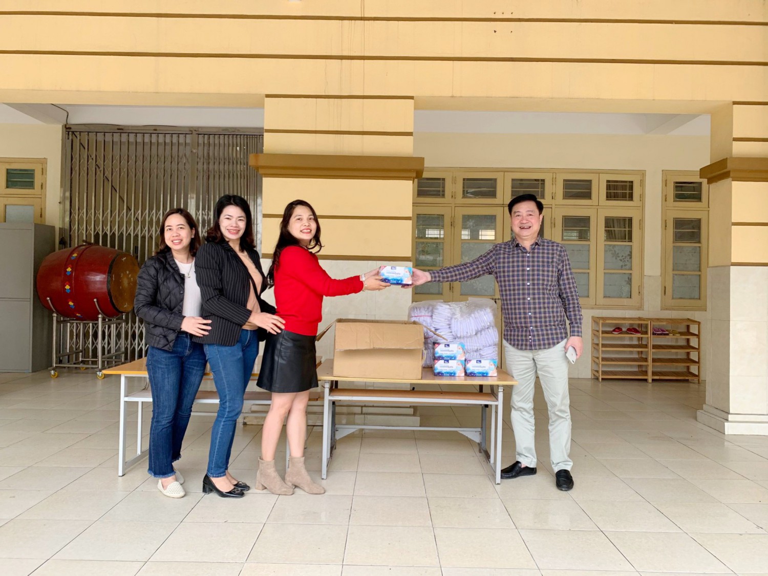 Tấm lòng vàng trong mùa dịch COVID-19.