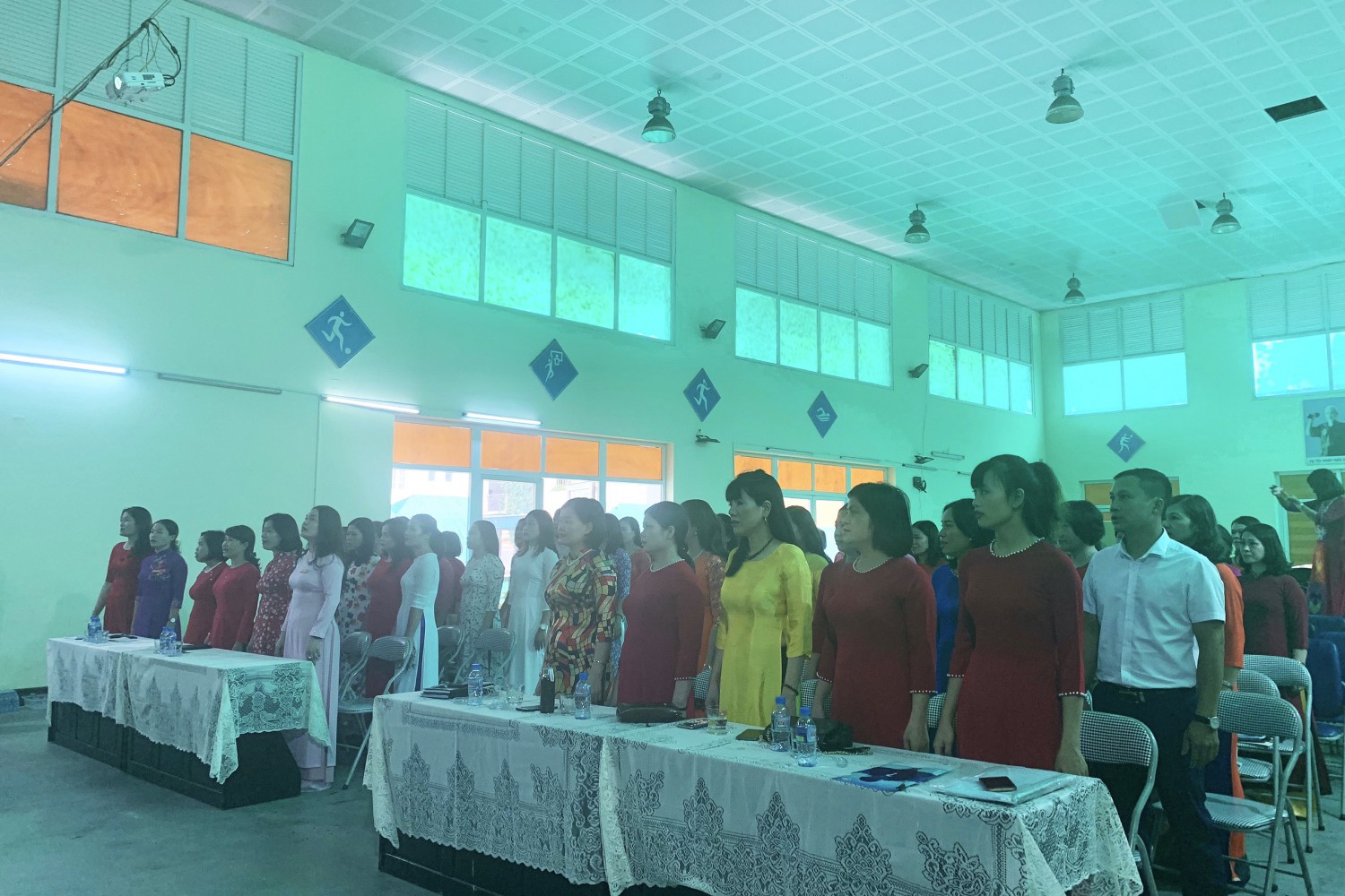 Trường Tiểu học Văn Yên tổ chức thành công Hội nghị Cán bộ - công chức - viên chức  năm học 2020 - 2021.