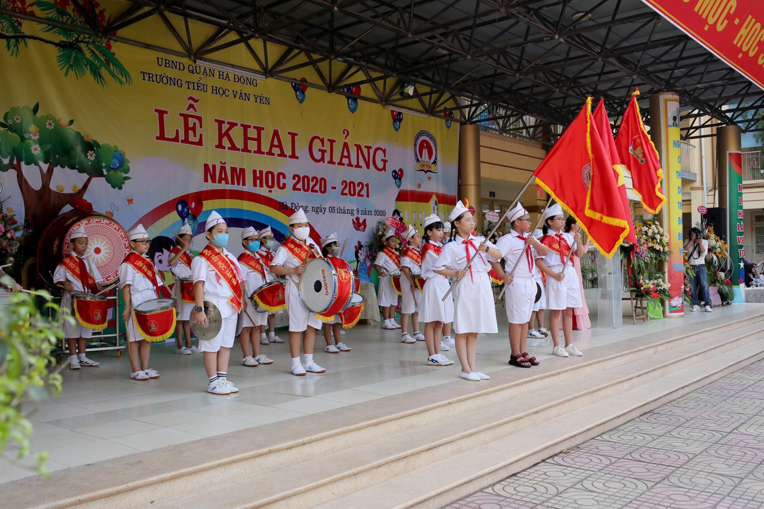 Đội nghi thức nhà trường.