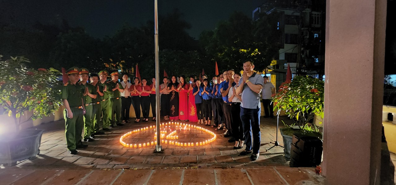 Thắp nến tri ân các Anh hùng liệt sĩ